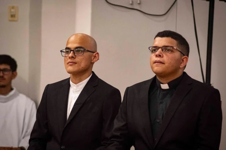 Novas Profissões Religiosas Novas Profissões Religiosas