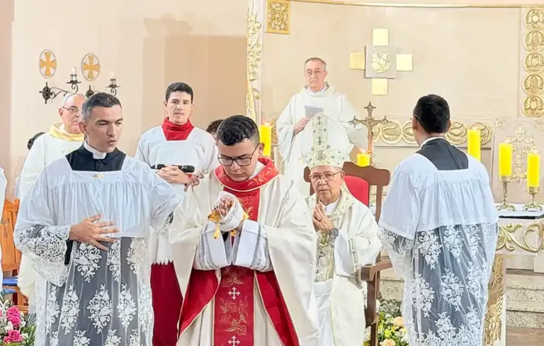 Francisco Erivan é ordenado Sacerdote